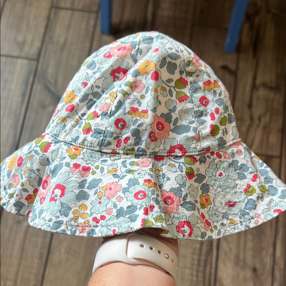 Floral Sal and Pimenta Kids Sun Hat with bow detail.